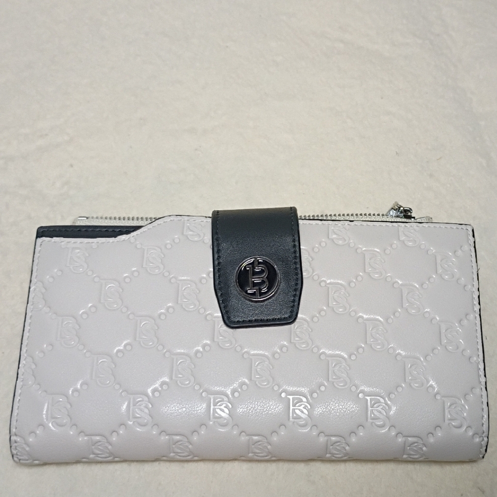 Bastanten White and Black Embossed Wallet Like New